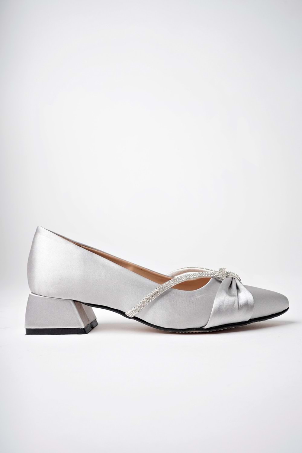 BulutMod BA04462 Gümüş Kadın Düğümlü Taşlı Büyük Numara Kısa Klasik Topuklu Ayakkabı