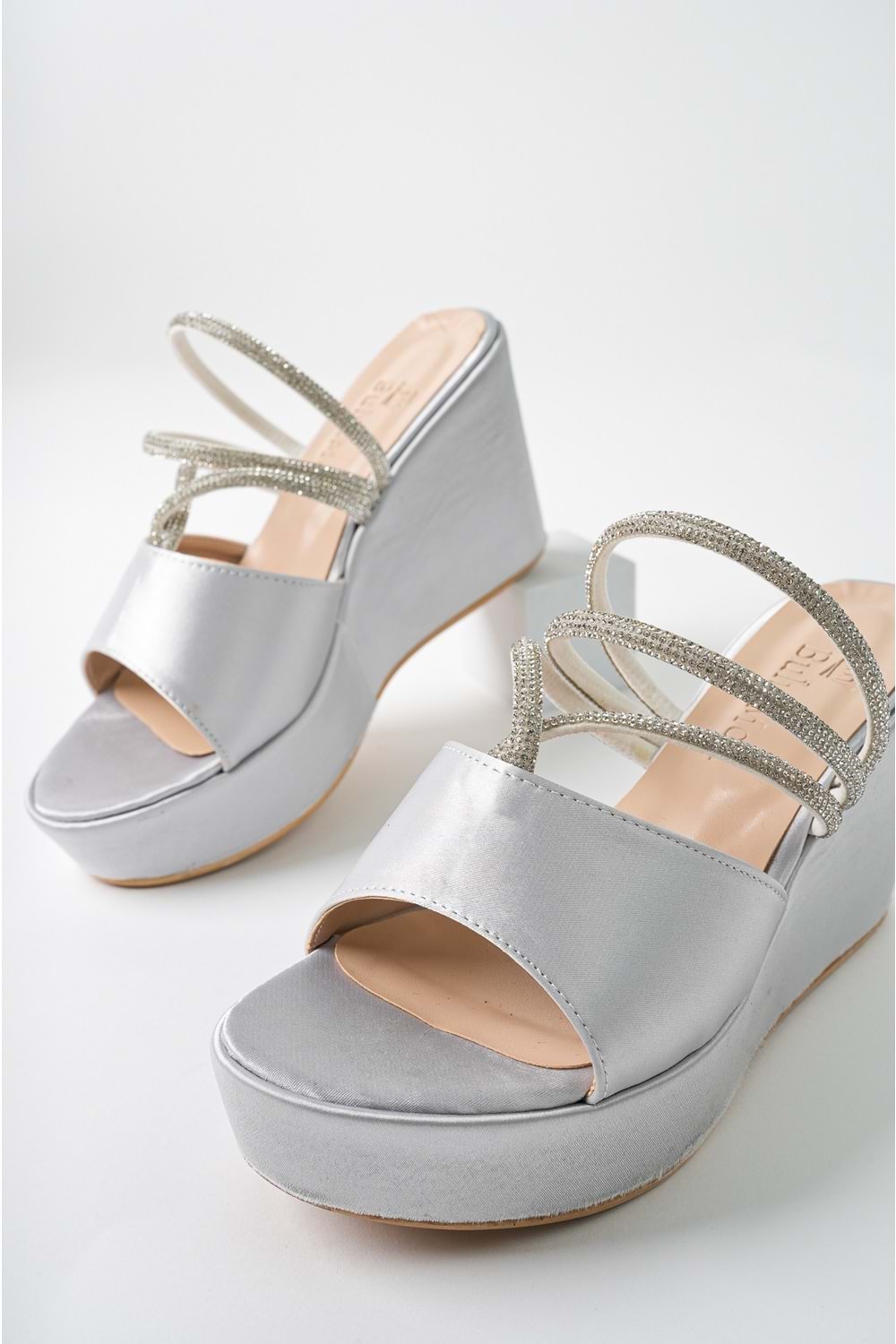 BulutMod BA04482 Gümüş Kadın saten Sargı Taşlı Günlük Abiye Dolgu Topuklu Terlik - Gümüş - 37