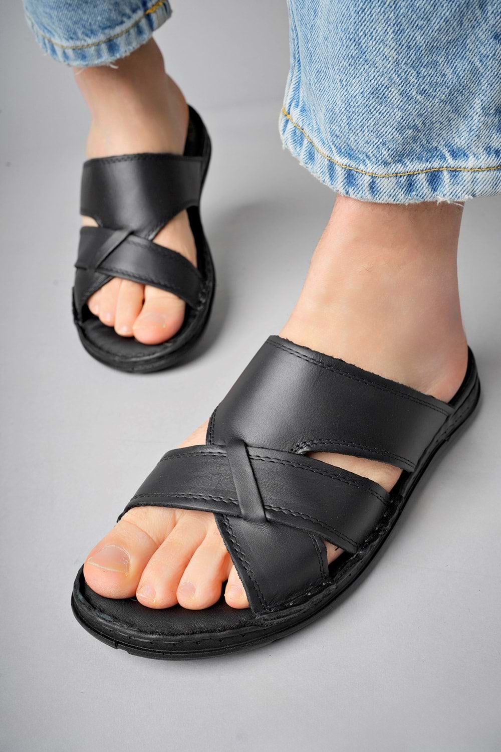 BulutMod Siyah BA04497 Erkek Hakiki Deri Günlük Dikişli Jel Masajlı Topuk Terlik - Siyah - 40