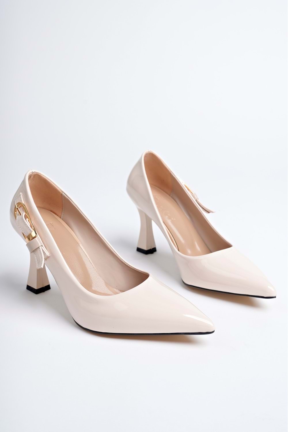 BulutMod BA04558 Ten Kadın Yan Altın Toka Stiletto Klasik Topuklu Ayakkabı