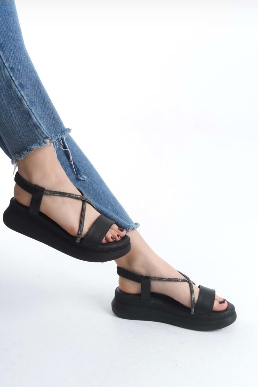 BulutMod BA04577 Siyah Kadın Çapraz Taş Yumuşak Tabanlı 5 cm Sandalet - 40