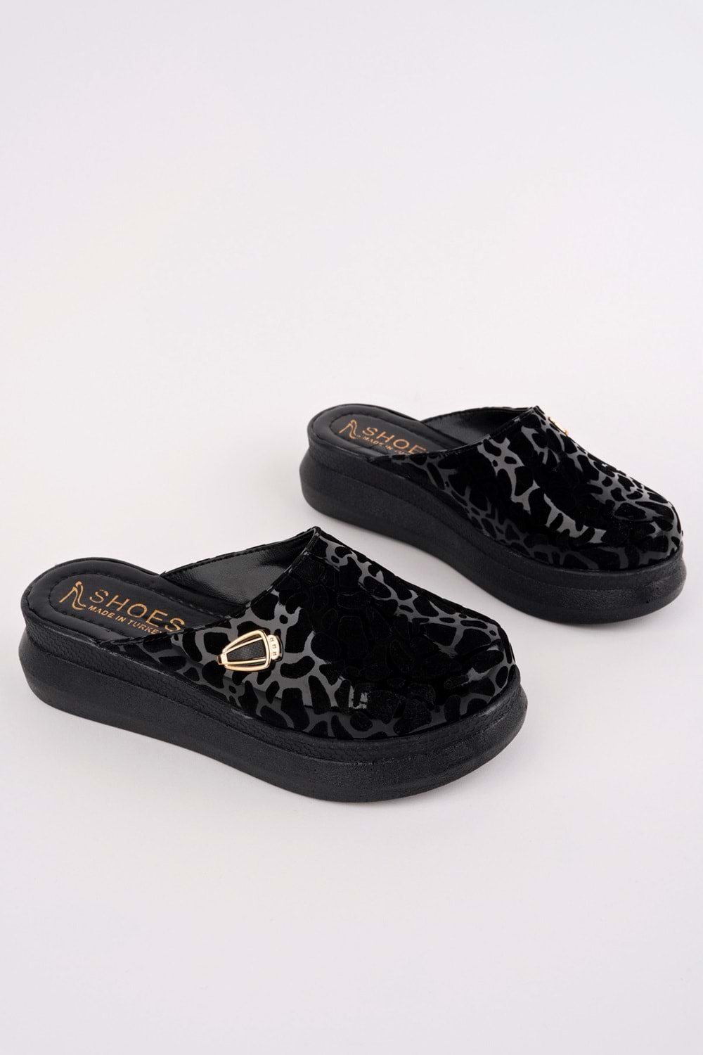 BulutMod BA04597 Siyah Leopar Cilt Kadın Önü Kapalı 4 Cm Sabo Terlik - 38