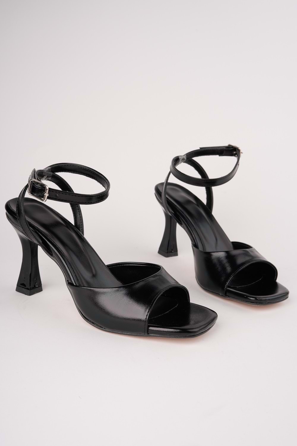 BulutMod BA04599 Siyah Kadın Bilek Dolama Tek Bant 8 Cm Topuklu Ayakkabı - 40