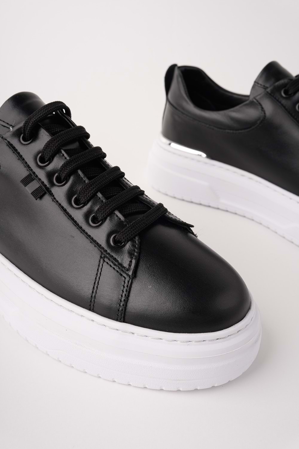 BulutMod BA04601 Siyah Erkek Hakiki Deri Arka Metal Günlük Yüksek Taban Sneaker Ayakkabı - 42