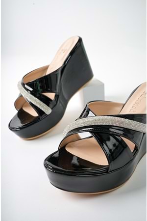 BulutMod BA04479 Siyah Rugan Kadın Yanı Taşlı Günlük Dolgu Topuklu Terlik