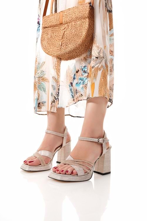 BulutMod BA04586 Kadın Kare Burun 9cm Platform Sandalet Simli Üç Taşlı Ayakkabı