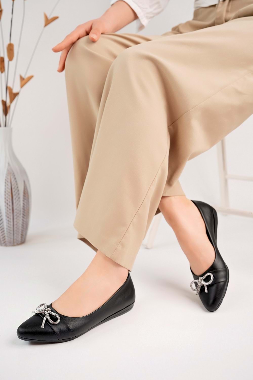 bulutmod Siyah BA04252 Kadın Orta Taşlı Günlük Büyük Numara Babet - Siyah Deri - 38