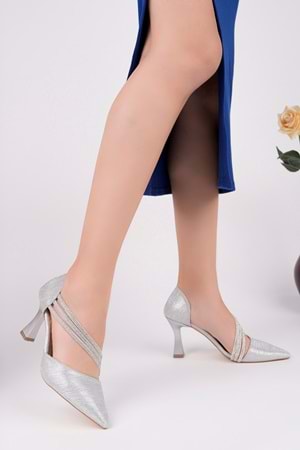 BulutMod BA04412 Gümüş Simli Kadın Üç Taşlı Yanı Açık 8 Cm Topuklu Ayakkabı - 37