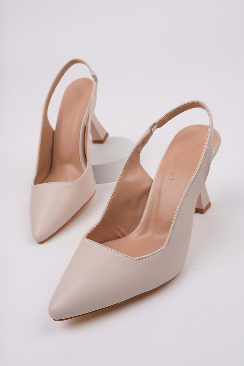 BulutMod BA04456 Ten Deri Kadın Sade Lastikli Yumuşak Taban 9 Cm Topuklu Ayakkabı - 38