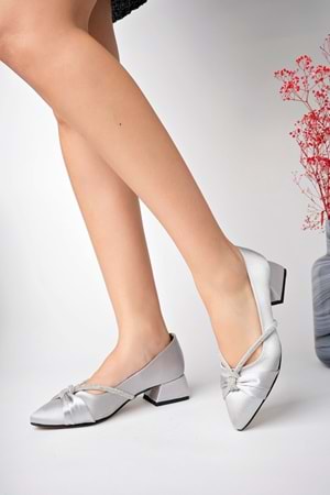 BulutMod BA04462 Gümüş Kadın Düğümlü Taşlı Büyük Numara Kısa Klasik Topuklu Ayakkabı