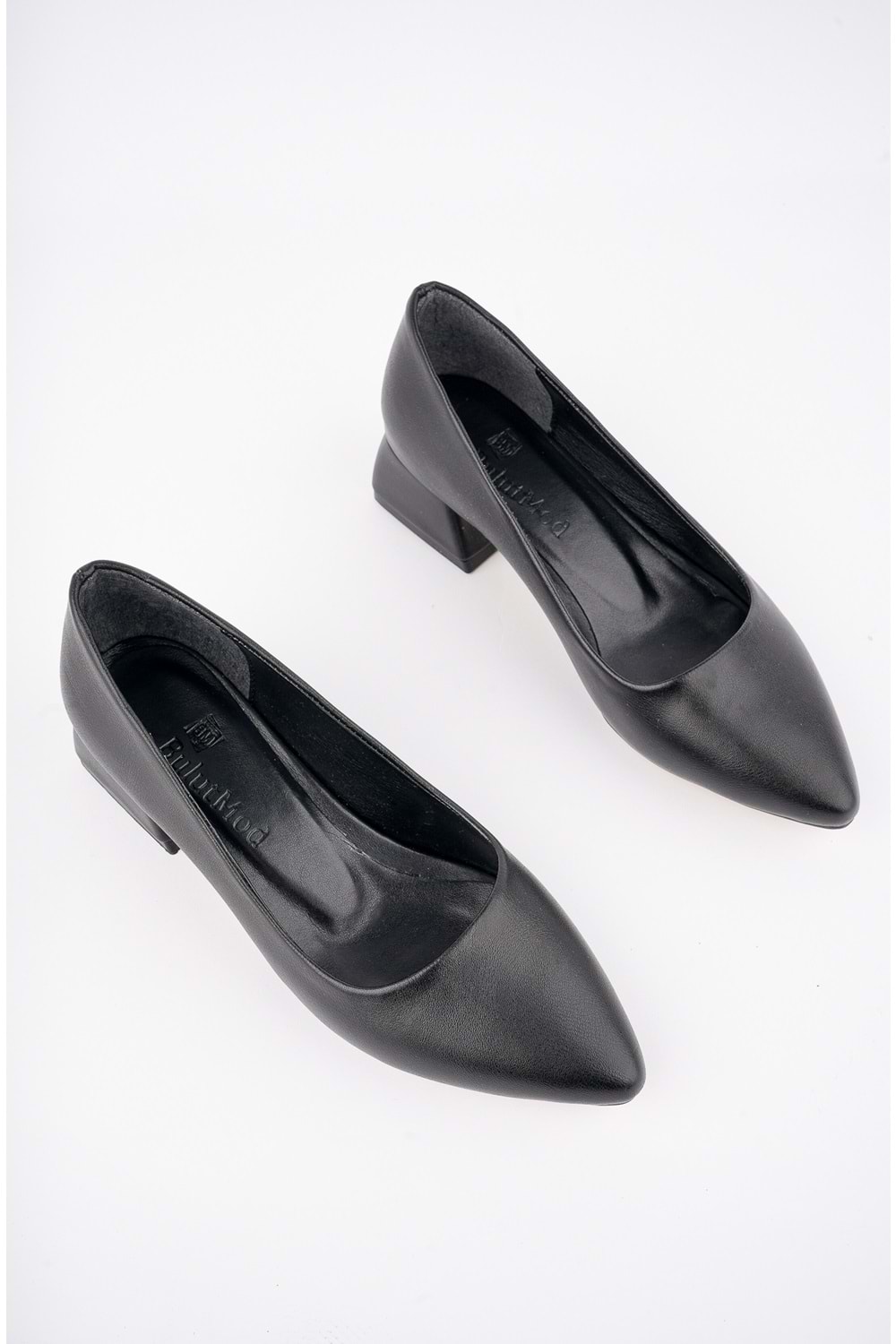 BulutMod BA04462 Siyah Deri Kadın Sade Büyük Numara Kısa Klasik Topuklu Ayakkabı