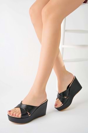 BulutMod BA04479 Siyah Kadın Çapraz Sade Günlük Dolgu Topuklu Terlik