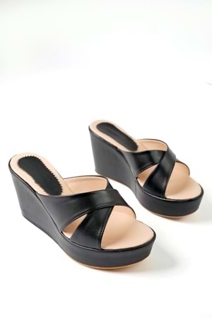 BulutMod BA04479 Siyah Kadın Çapraz Sade Günlük Dolgu Topuklu Terlik
