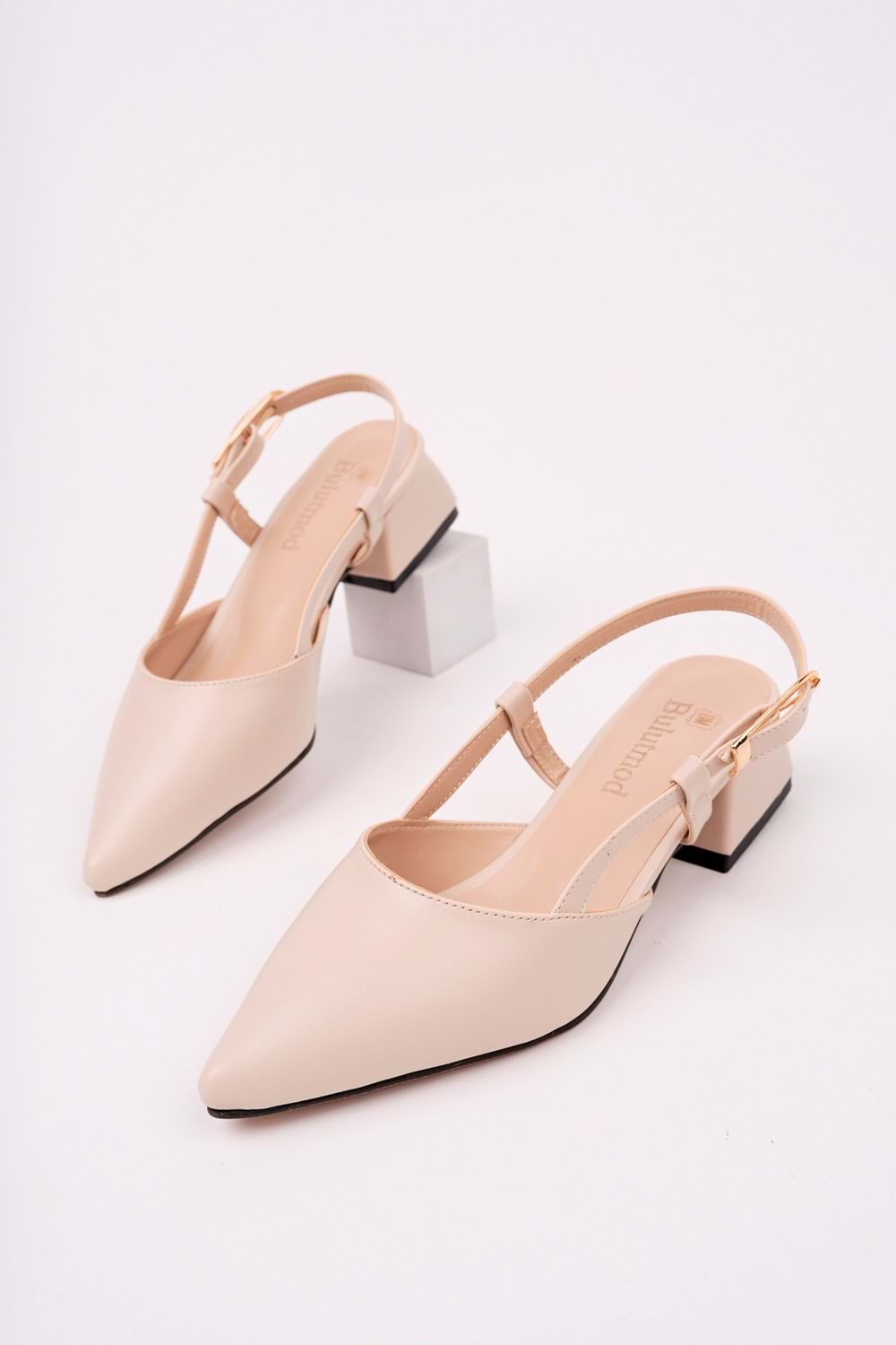 BulutMod BA04490 Ten Deri Kadın Tokalı Kısa Klasik 3 Cm Topuklu Ayakkabı - 42