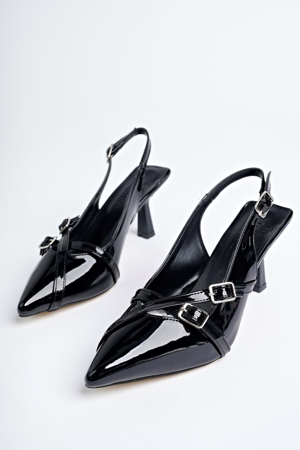 BulutMod BA04559 Siyah Kadın Çapraz Toka Arkası Açık Klasik Topuklu Ayakkabı