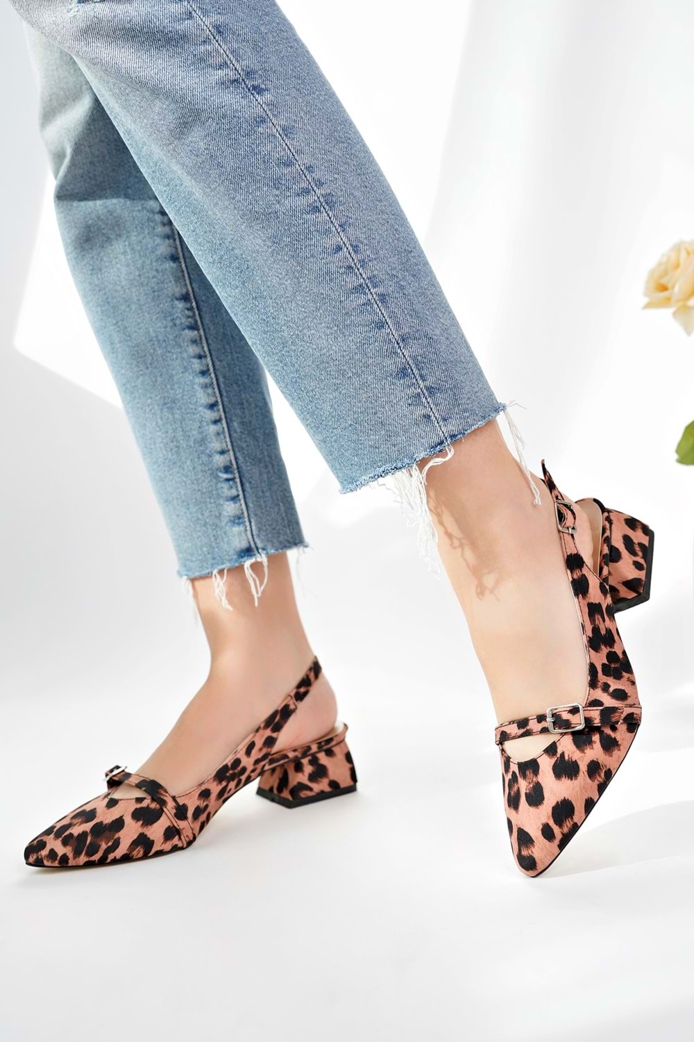 BulutMod BA04566 Taba Kadın Leopar Büyük Numara 4 Cm Topuklu Ayakkabı