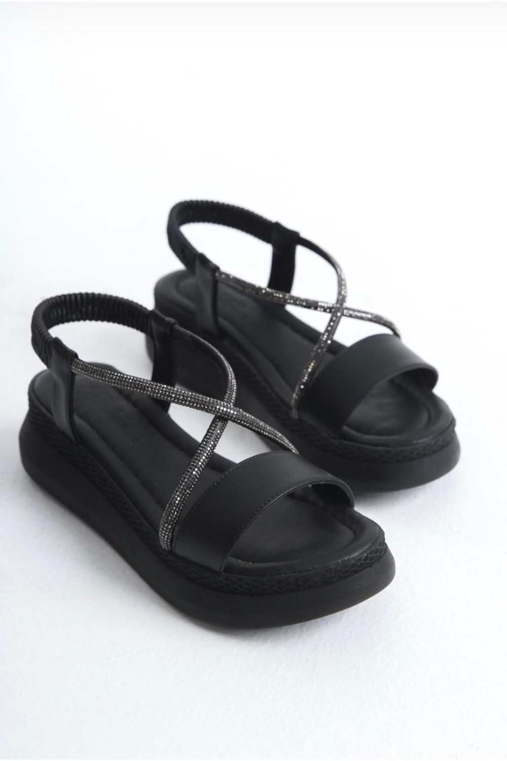BulutMod BA04577 Siyah Kadın Çapraz Taş Yumuşak Tabanlı 5 cm Sandalet - 40