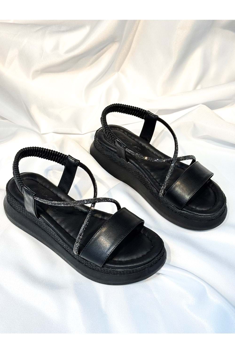 BulutMod BA04577 Siyah Kadın Çapraz Taş Yumuşak Tabanlı 5 cm Sandalet - 40