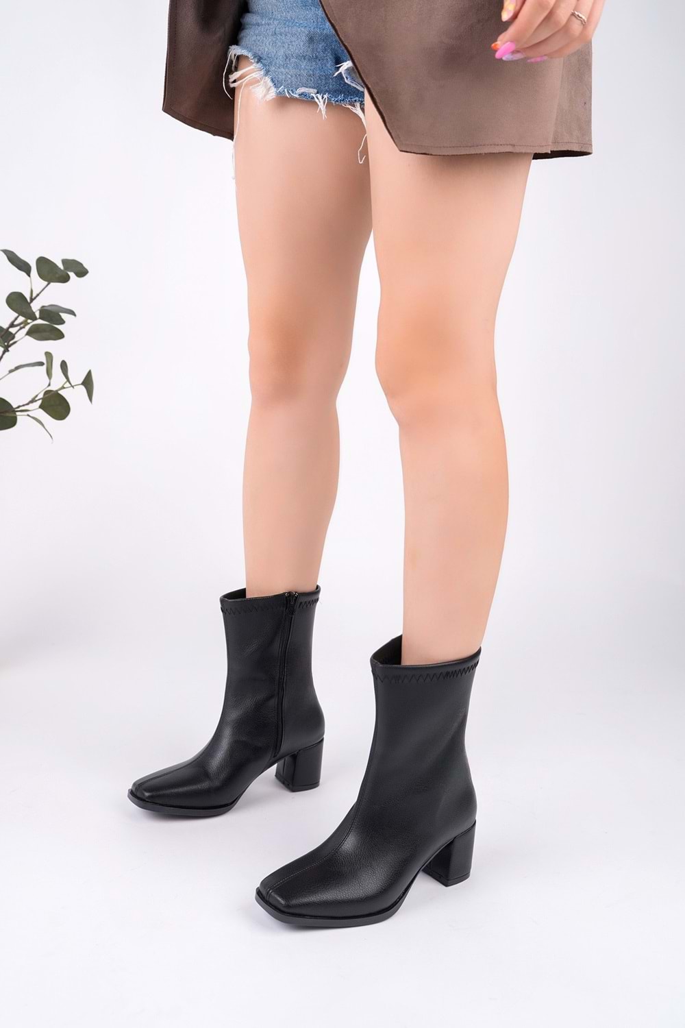 BulutMod BA04587 Siyah Kadın Küt Burun Fermuarlı 5 Cm Topuklu Bot - 36