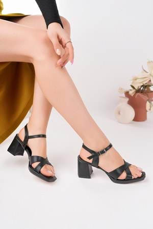 BulutMod BA04590 Siyah Kadın Çapraz Kare Burun Platform 6 Cm Topuklu Ayakkabı - 40