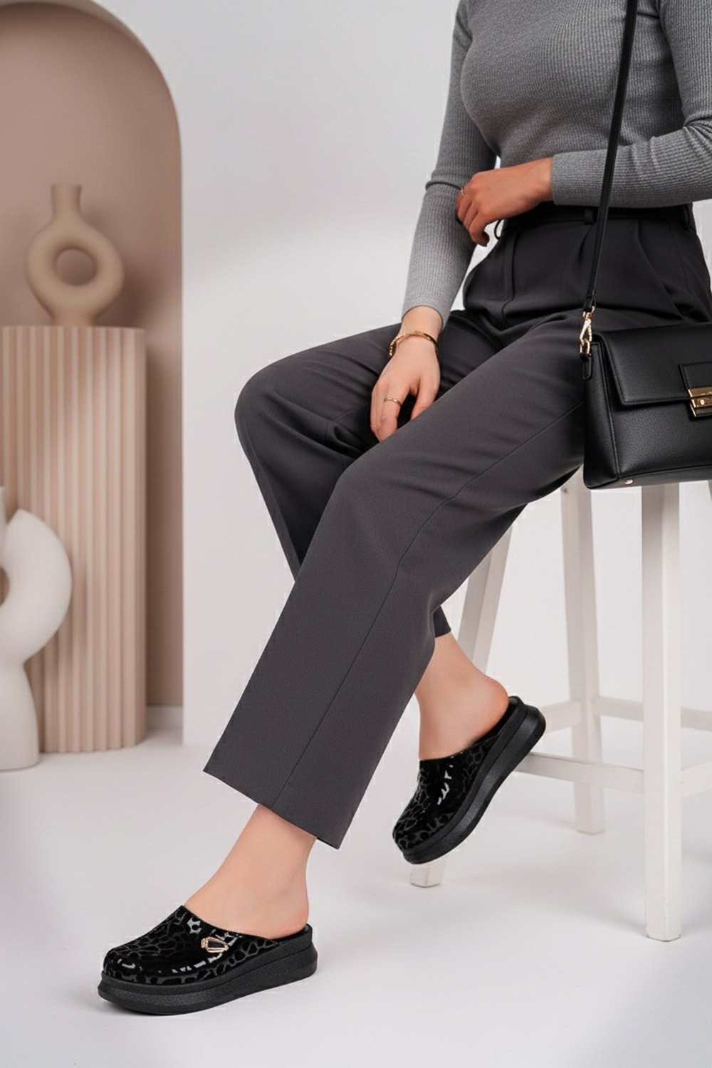 BulutMod BA04597 Siyah Leopar Cilt Kadın Önü Kapalı 4 Cm Sabo Terlik - 38