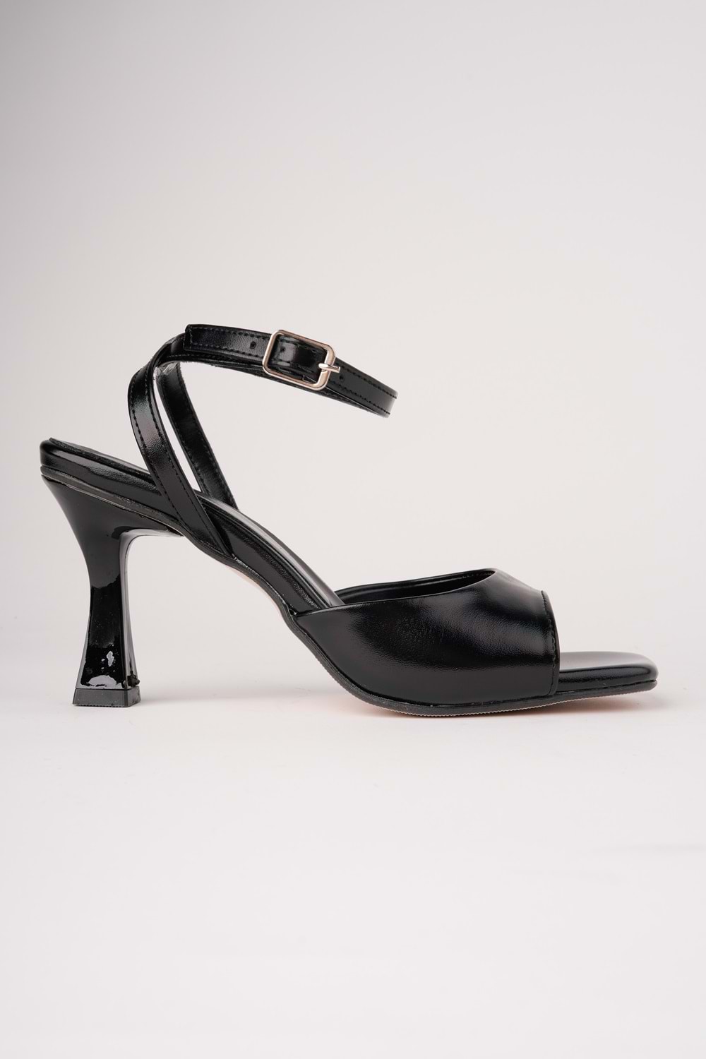 BulutMod BA04599 Siyah Kadın Bilek Dolama Tek Bant 8 Cm Topuklu Ayakkabı - 38